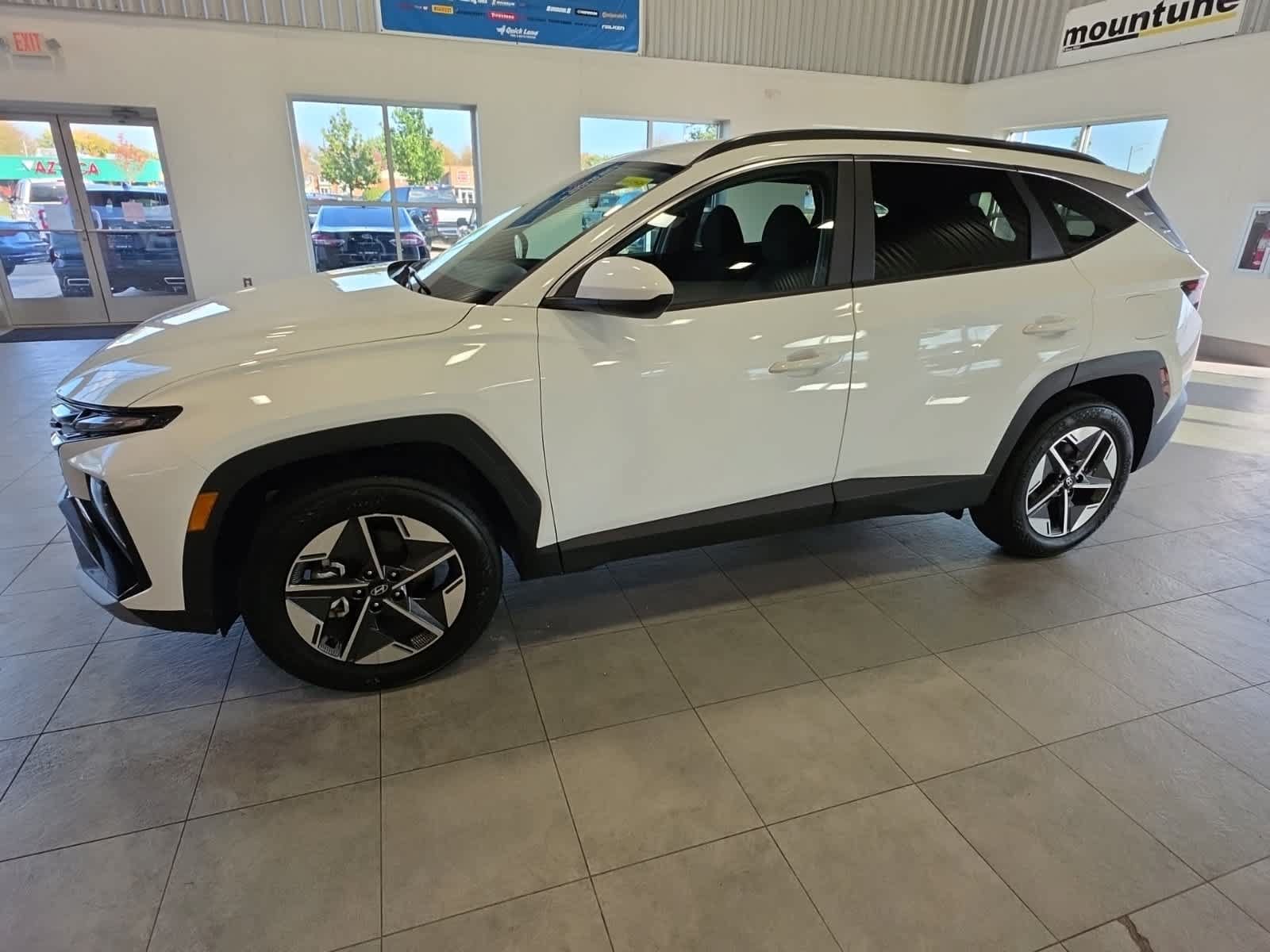 Used 2025 Hyundai Tucson SEL AWD/4WD image 14