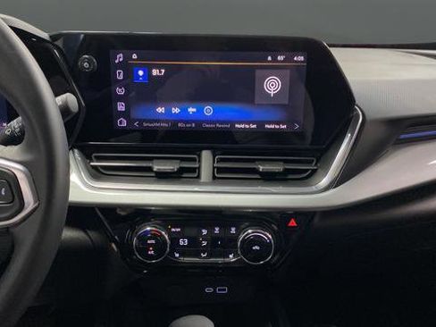 Used 2024 Chevrolet Trax LT w/ Driver Confidence Package FWD image 12