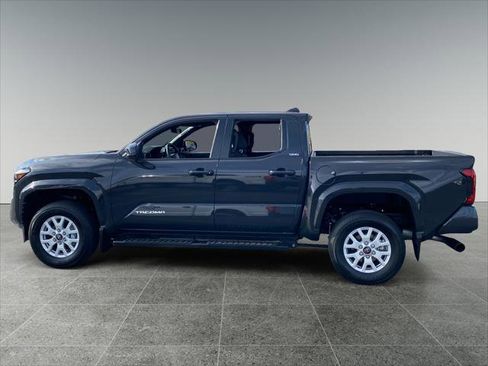 Certified 2025 Toyota Tacoma SR5 AWD/4WD image 2