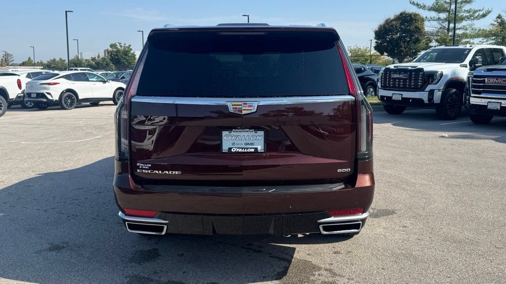 Used 2023 Cadillac Escalade Premium Luxury w/ Performance Package AWD/4WD image 3