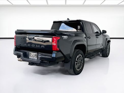 Used 2024 Toyota Tacoma TRD Sport AWD/4WD image 4