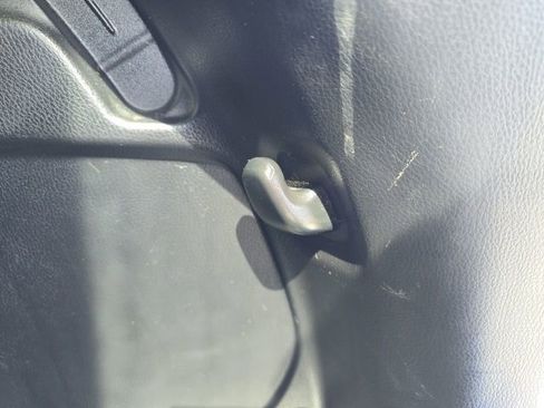 Used 2018 Toyota RAV4 LE image 35