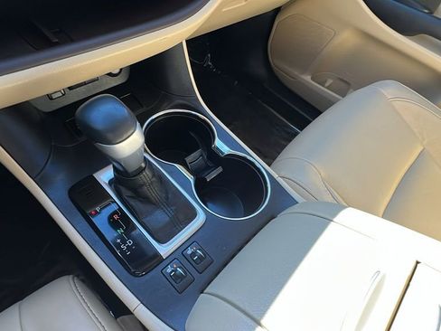 Used 2018 Toyota Highlander XLE image 27