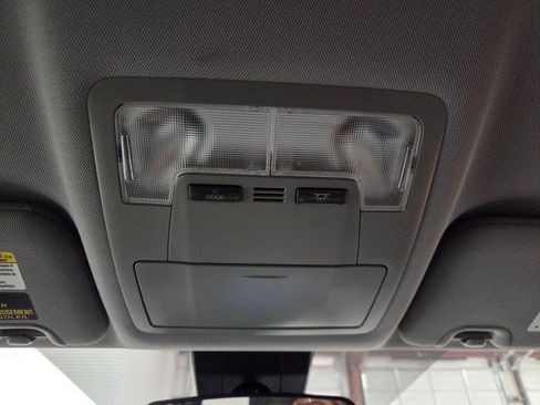 Used 2019 Toyota Highlander LE image 51