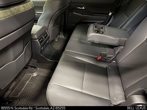 Used 2026 Lexus GX 550 AWD/4WD image 23