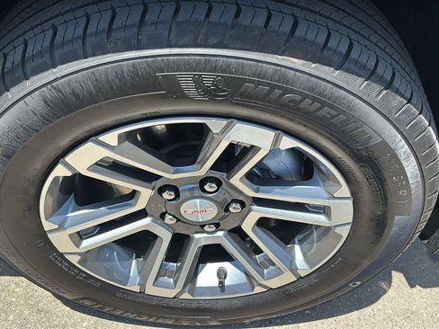 Certified 2025 GMC Terrain Elevation AWD/4WD image 9