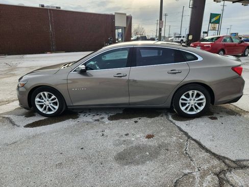 Used 2017 Chevrolet Malibu LT image 6