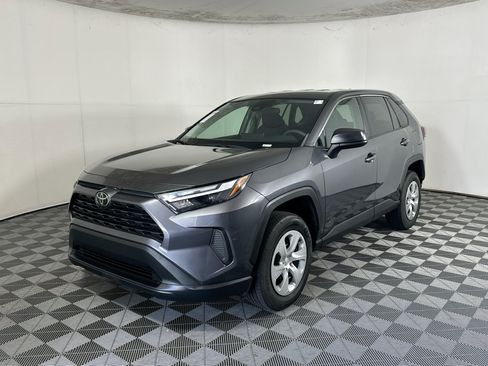 Used 2023 Toyota RAV4 LE FWD image 7