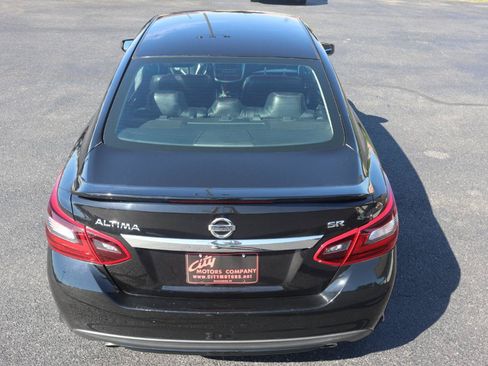 Used 2017 Nissan Altima 2.5 SR w/ Midnight Edition Package FWD image 8