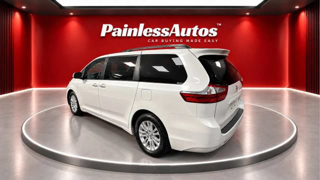 Used 2017 Toyota Sienna XLE w/ XLE Navigation Package FWD image 4