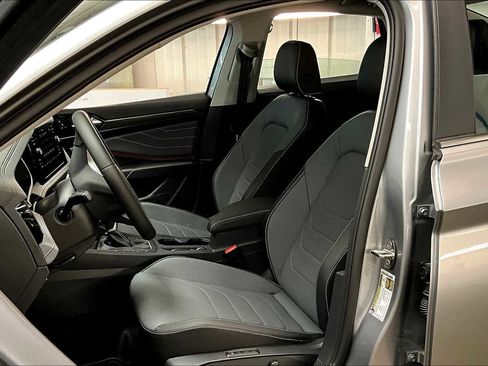 New 2025 Volkswagen Jetta SEL image 11