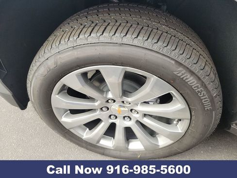 New 2026 Chevrolet Suburban Premier image 38