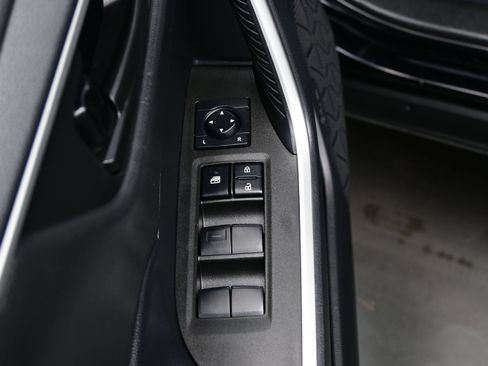 Used 2023 Toyota RAV4 LE AWD/4WD image 10