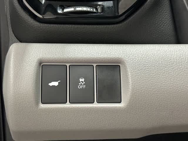 Certified 2025 Honda Pilot Touring image 19