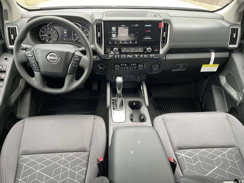 New 2025 Nissan Frontier SV w/ SV Convenience Package AWD/4WD image 12
