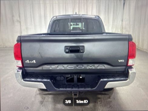 Used 2016 Toyota Tacoma SR5 w/ SR5 Appearance Package (SN) AWD/4WD image 3