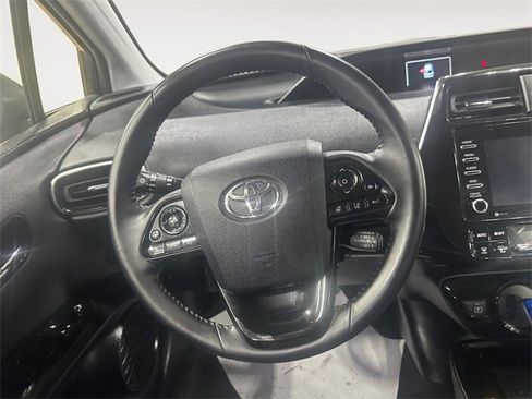 Used 2021 Toyota Prius XLE image 12