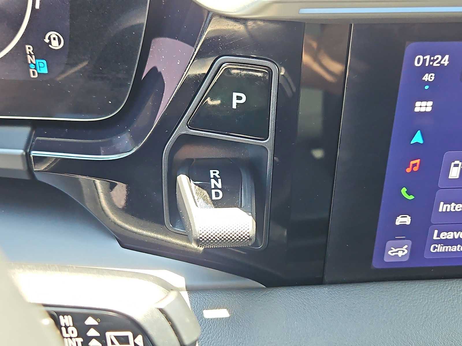 Certified 2025 Porsche Macan 4 Electric AWD/4WD image 45