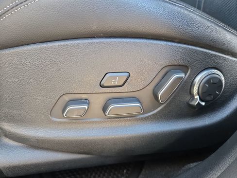 Used 2023 Genesis GV70 2.5T w/ Sport Prestige Package image 18