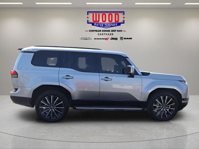 Used 2024 Lexus GX 550 w/ Accessory Package (2T) AWD/4WD image 2
