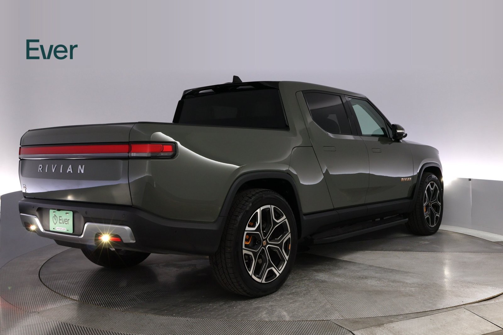 Used 2022 Rivian R1T Launch Edition AWD/4WD image 3