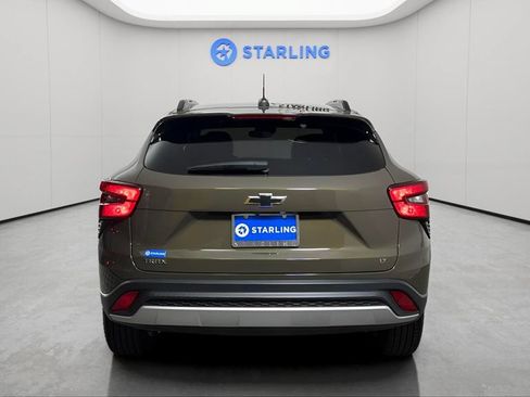 Certified 2024 Chevrolet Trax LT w/ Driver Confidence Package FWD image 17