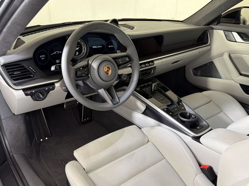 Certified 2025 Porsche 911 Turbo S AWD/4WD image 4