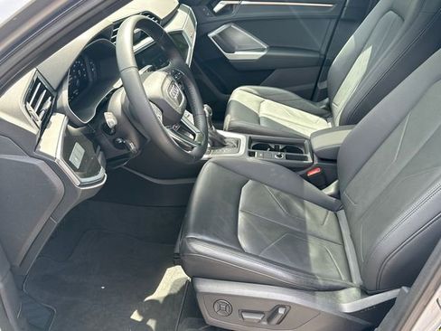 Used 2019 Audi Q3 2.0T Premium w/ Convenience Package AWD/4WD image 9