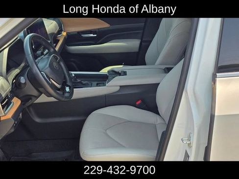 Used 2024 Toyota Grand Highlander FWD image 16