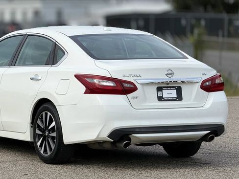 Used 2018 Nissan Altima 2.5 SV FWD image 16