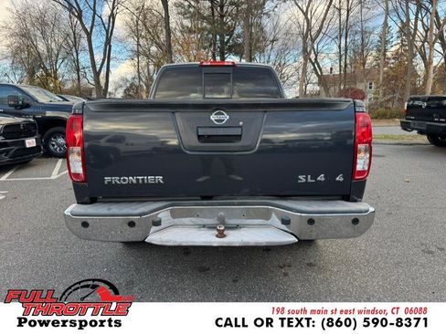 Used 2014 Nissan Frontier SL w/ SL Moonroof Package image 8