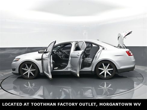 Used 2018 Ford Taurus SHO w/ Driver Assist Package image 33