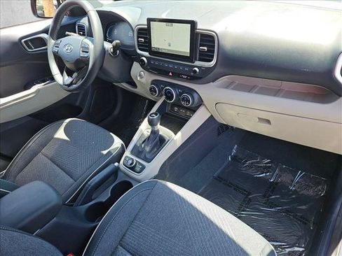 Used 2025 Hyundai Venue Limited FWD image 24