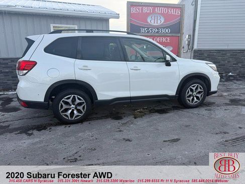 Used 2020 Subaru Forester Premium image 2