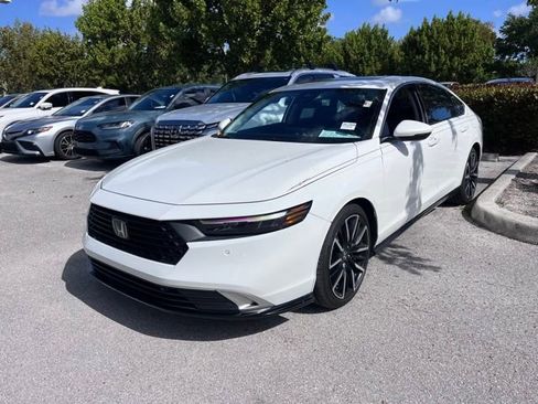 Used 2023 Honda Accord Touring image 3