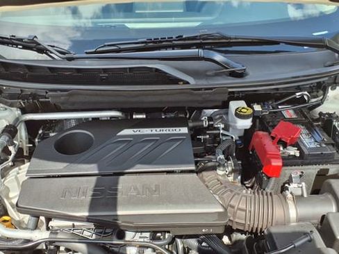 Used 2025 Nissan Rogue SV image 32