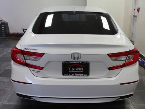 Used 2018 Honda Accord EX image 5