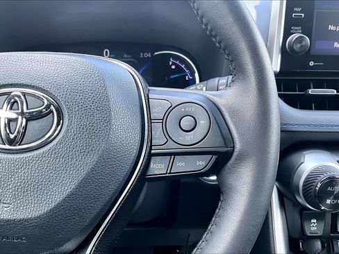 Used 2022 Toyota RAV4 XSE AWD/4WD image 25