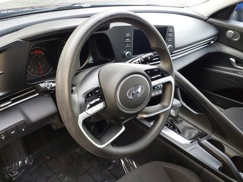 Used 2023 Hyundai Elantra SEL FWD image 10