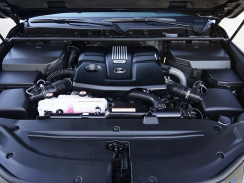 Used 2026 Lexus LX 600 4WD w/ Appearance Package image 35