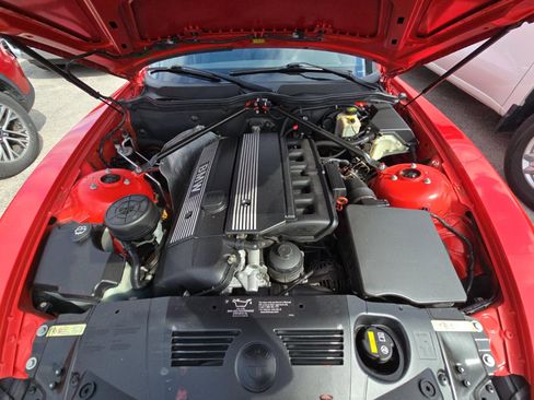 Used 2005 BMW Z4 2.5i image 17