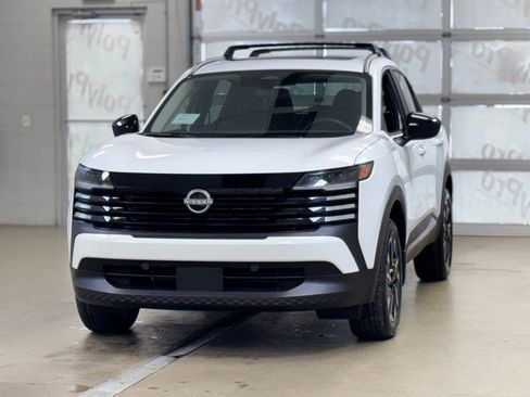 New 2026 Nissan Kicks SV w/ SV Premium Package AWD/4WD image 3