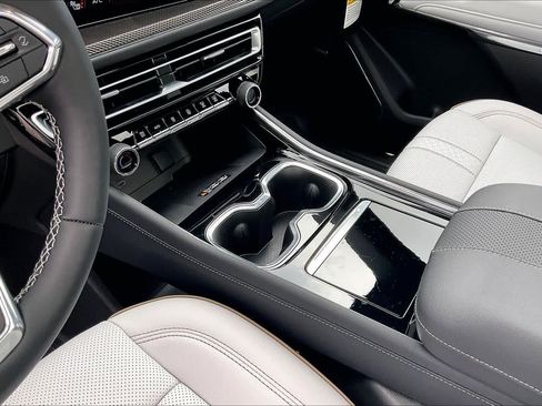 New 2026 Chevrolet Traverse High Country w/ LPO, Floor Liner Package FWD image 7