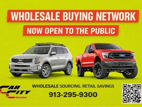 Used 2016 Toyota Tacoma TRD Sport w/ Premium & Technology Package image 2