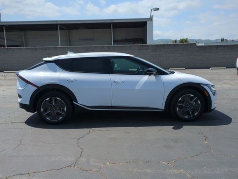 New 2025 Kia EV6 Light w/ Light LR Technology Package image 4