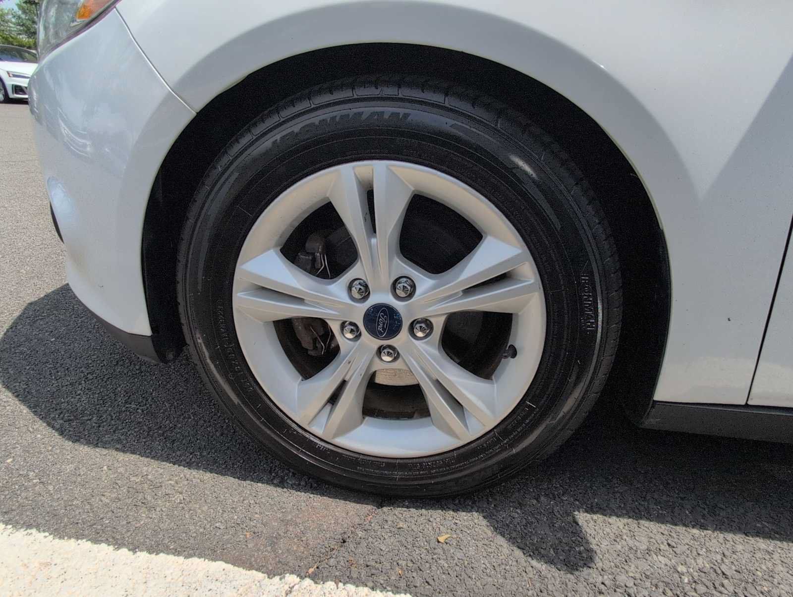 Used 2014 Ford Focus SE w/ SE Winter Package FWD image 14