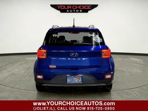 Used 2023 Hyundai Venue Limited image 4