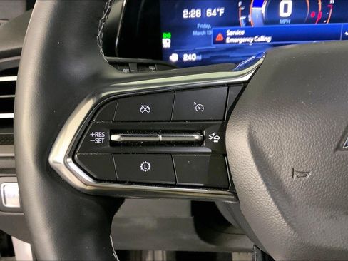 Used 2025 Chevrolet Traverse LT image 18