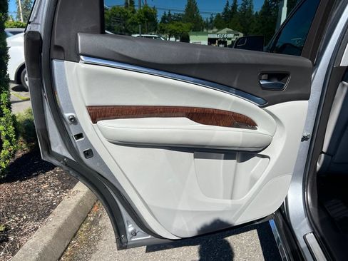 Used 2020 Acura MDX SH-AWD image 17