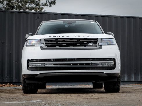 New 2025 Land Rover Range Rover SE image 5